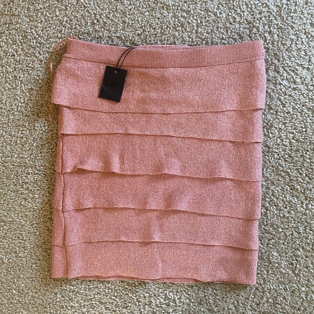 BCBG Maxazria Tiered Blush Mini Skirt NWT small